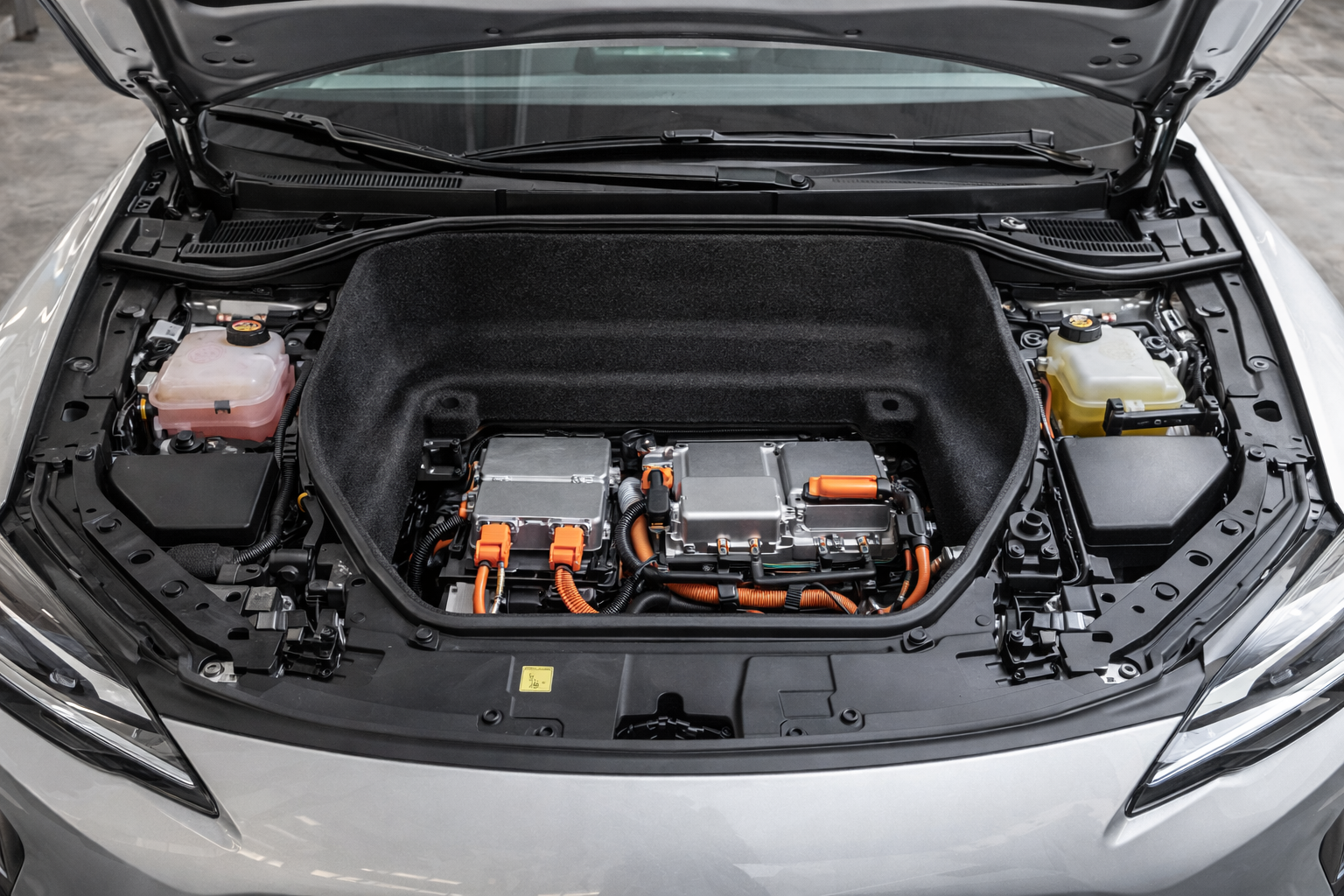 BYD Seal: „silnik” to cały układ — motor(y) + bateria + elektronika